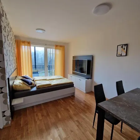 Diamond Apartment *